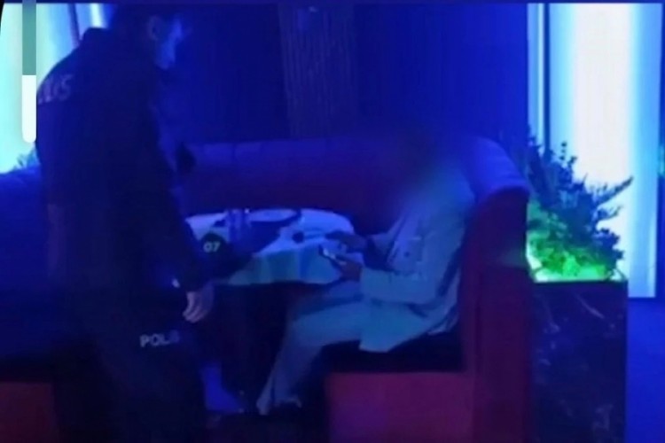 Kayseri'de ahlak operasyonu: Y&uuml;zlerce kişiye ceza, onlarca iş yeri m&uuml;h&uuml;rlendi