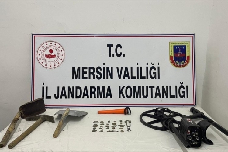 Ka&ccedil;ak kazı yapan 2 ş&uuml;pheli tarihi eserlerle yakalandı