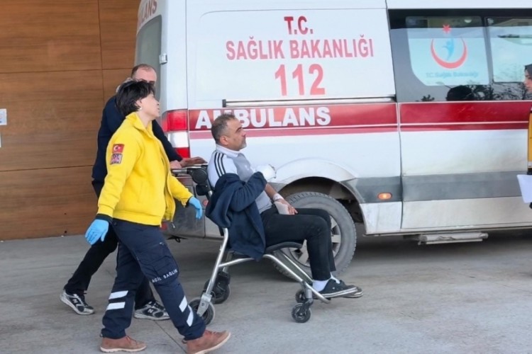 Bursa'da plastik fabrikasında korkun&ccedil; kaza: Bir iş&ccedil;i makineye elini kaptırdı...