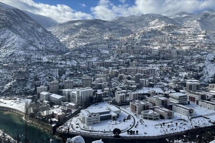 Artvin'in Şavşat il&ccedil;esinde eğitime kar engeli