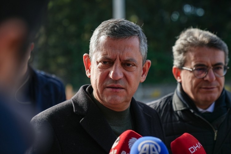 CHP Genel Başkanı &Ouml;zel, İzmir'de tutuklu partilileri ziyaret etti