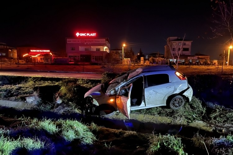 Tekirdağ'da alkoll&uuml; s&uuml;r&uuml;c&uuml; su kanalına u&ccedil;tu