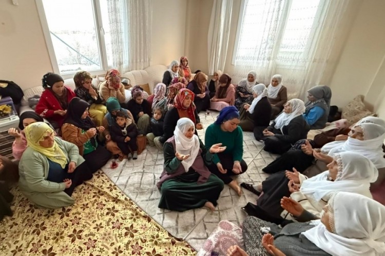 Cezaevinden &ccedil;ıkan koca, karısını hayattan kopardı!