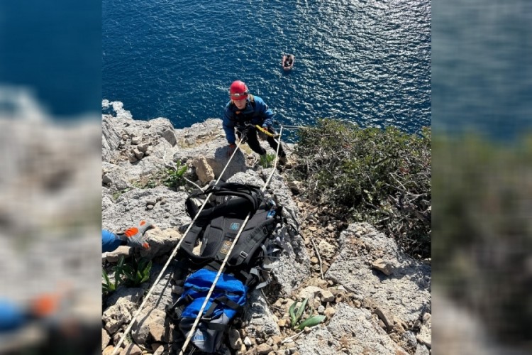 Mahsur kalan ke&ccedil;i nefes kesen operasyonla kurtarıldı