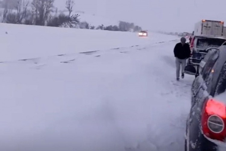 Bolu'da kar nedeniyle kapanan Gerede-Karab&uuml;k yolu ulaşıma a&ccedil;ıldı