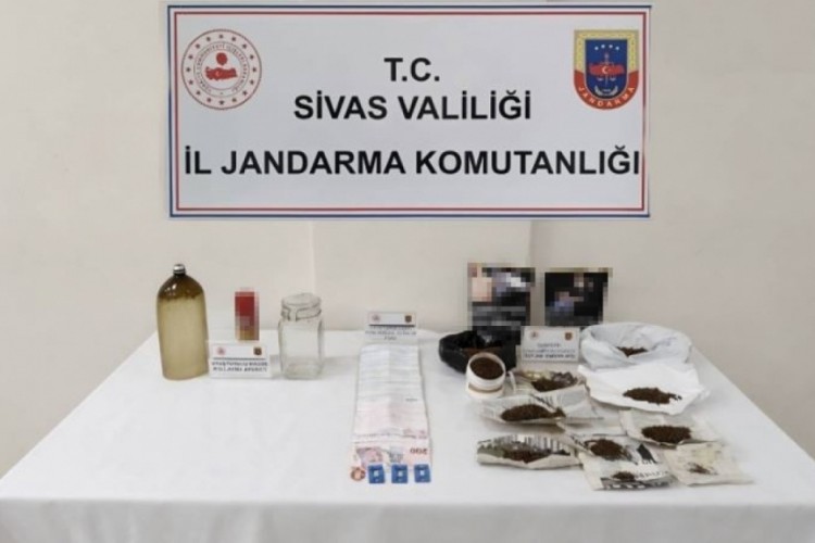 Sivas'ta uyuşturucu operasyonu: 2 iş yerine baskın