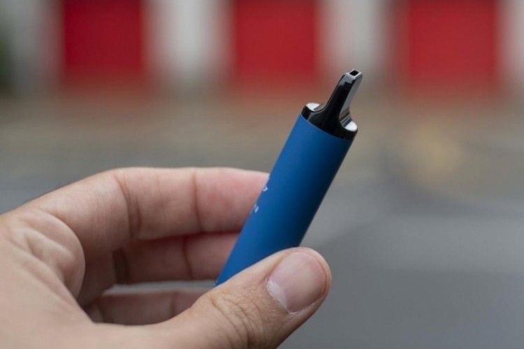 Sıvı elektronik sigaralara bir &uuml;lkeden daha yasak geldi