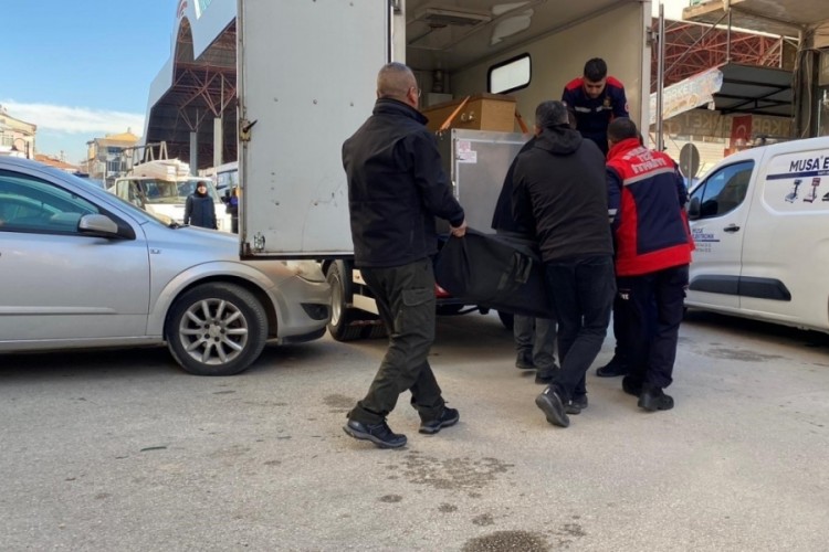 Otob&uuml;s şof&ouml;r&uuml; kaldığı otelde &ouml;l&uuml; bulundu
