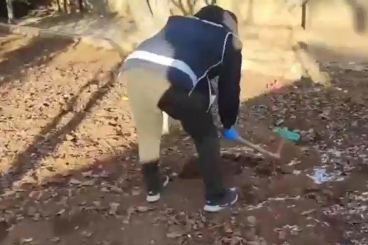Gaziantep'te ka&ccedil;ak silahları toprağa g&ouml;men 2 ş&uuml;pheli tutuklandı