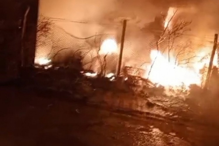 Adana'da geri d&ouml;n&uuml;ş&uuml;m fabrikasında yangın