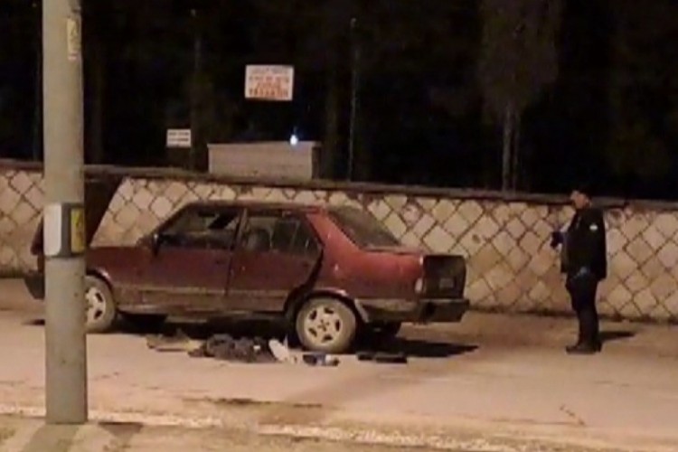 Kahramanmaraş'ta ş&uuml;pheli ara&ccedil;tan el yapımı patlayıcı &ccedil;ıktı