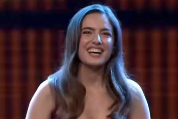 Taşacak Bu Deniz'in Eleni'si  O Ses Türkiye Yılbaşı'na ...