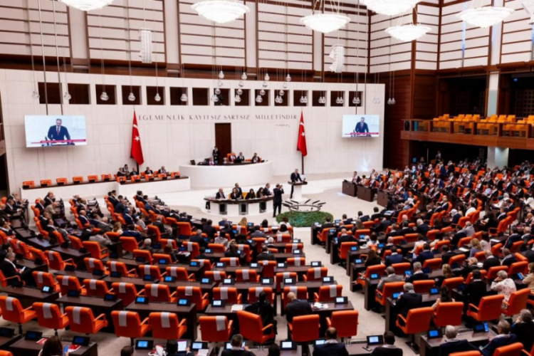 Siyasilerden yeni yıl mesajları