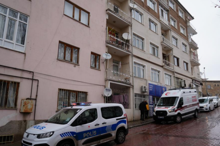 &Ccedil;ift evlerinde &ouml;l&uuml; bulundu