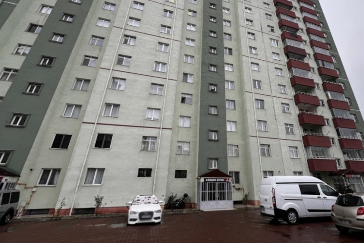Tartıştığı kocasını bı&ccedil;aklayan kadın g&ouml;zaltına alındı