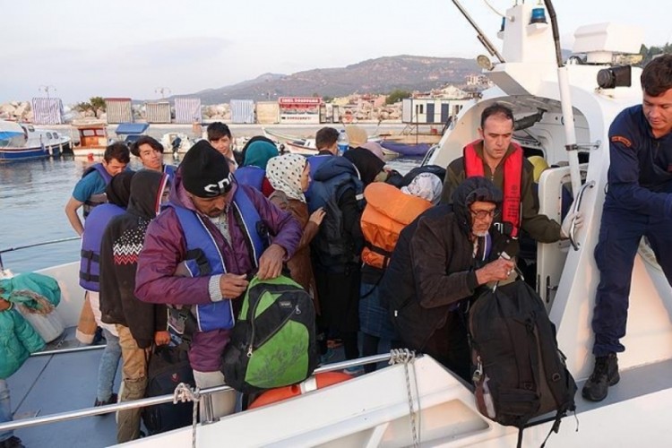 &Ccedil;anakkale'de 30 d&uuml;zensiz g&ouml;&ccedil;men yakalandı