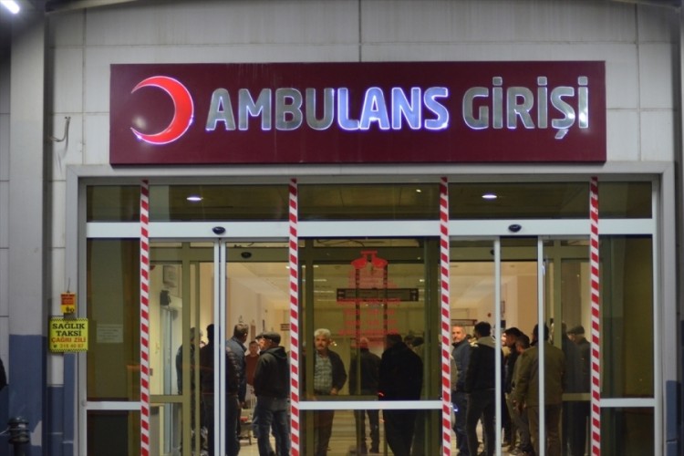 22 yaşındaki şahıs av t&uuml;feğiyle vurulmuş halde &ouml;l&uuml; bulundu...