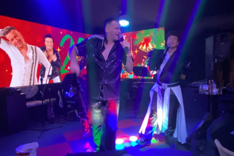 G&ouml;lge Rayan & Ata G&ouml;cen ikilisi sahnenin tozunu attı!