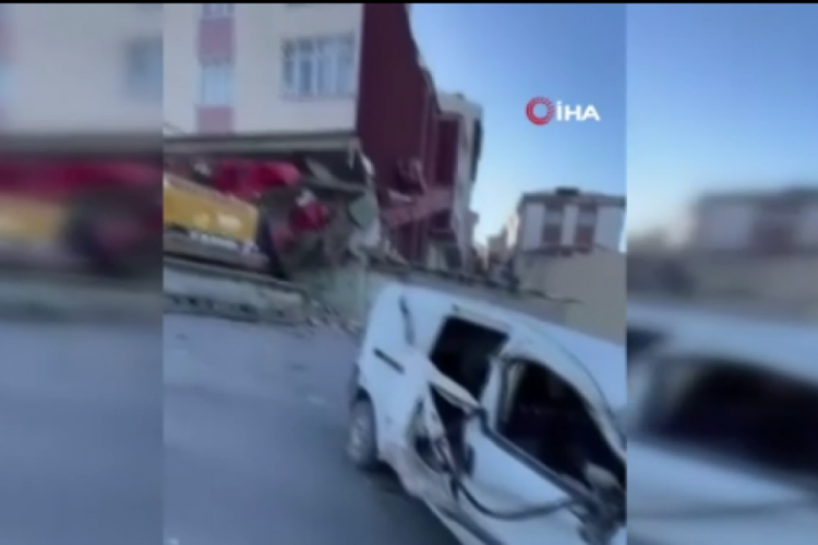 Kopan vin&ccedil; 2 araca ve binaya &ccedil;arptı