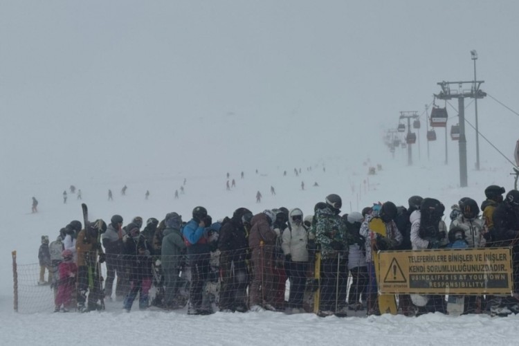 Erciyes'te kar kalınlığı 130 santime ulaştı