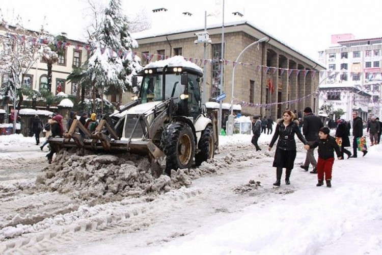 Trabzon'un Şalpazarı il&ccedil;esinde okullar yarın tatil