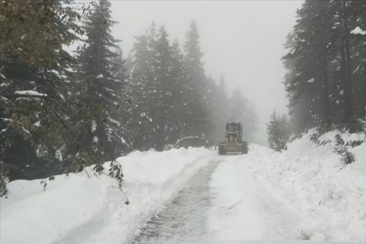 Kastamonu Merkez il&ccedil;ede eğitime kar engeli