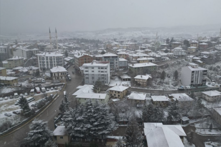 &Ccedil;ankırı'da 3 il&ccedil;ede eğitime kar engeli