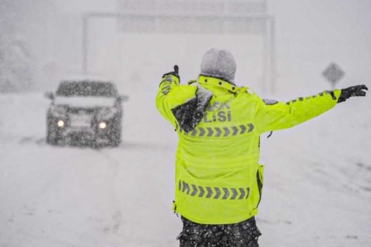 Bolu ve Bartın'da motosikletlerin trafiğe &ccedil;ıkması yasaklandı
