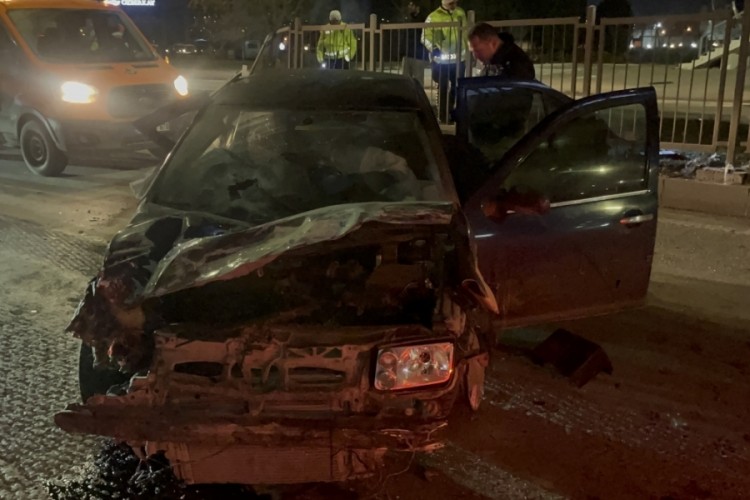 Bursa istikametinde feci kaza: Ehliyetsiz s&uuml;r&uuml;c&uuml;...