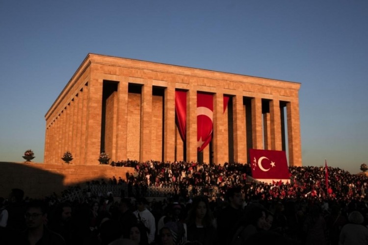 Anıtkabir, 2025'te 8 milyonu aşkın ziyaret&ccedil;iyi ağırladı