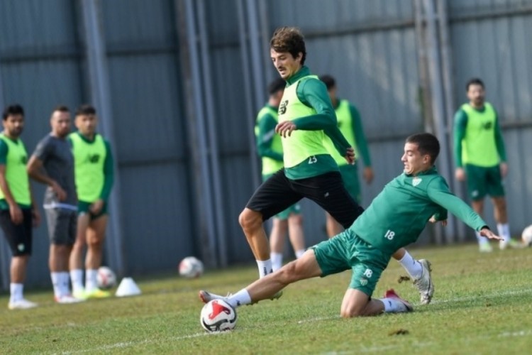 Bursaspor ikinci yarı hazırlıklarına Antalya kampıyla başlıyor
