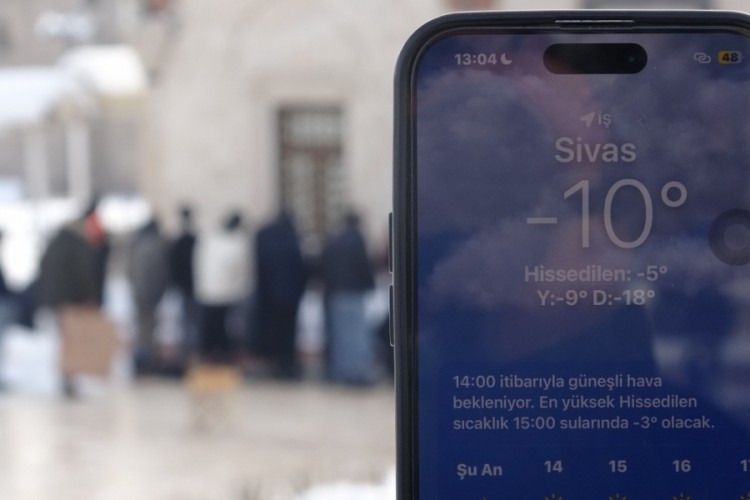 Dondurucu soğuğa aldırış etmediler