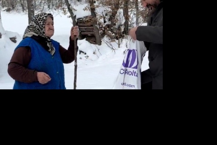 Belediye başkanı kaybolan emanetin parasını cebinden &ouml;dedi