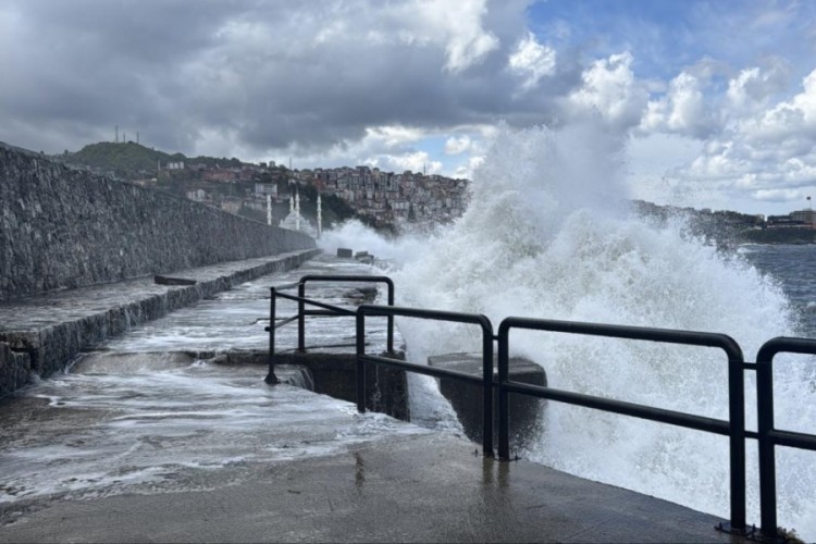 Batı ve Orta Karadeniz i&ccedil;in fırtına uyarısı