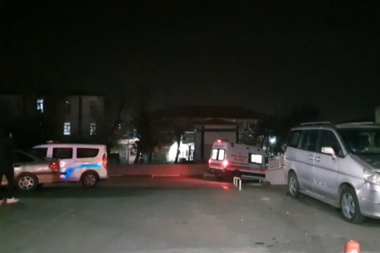 Husumetlisini sitenin bah&ccedil;esinde pompalı t&uuml;fekle vurarak &ouml;ld&uuml;rd&uuml;