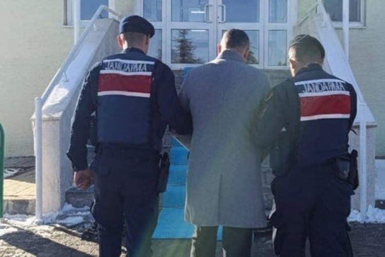 FET&Ouml; ş&uuml;phelisi eski polis yakalandı
