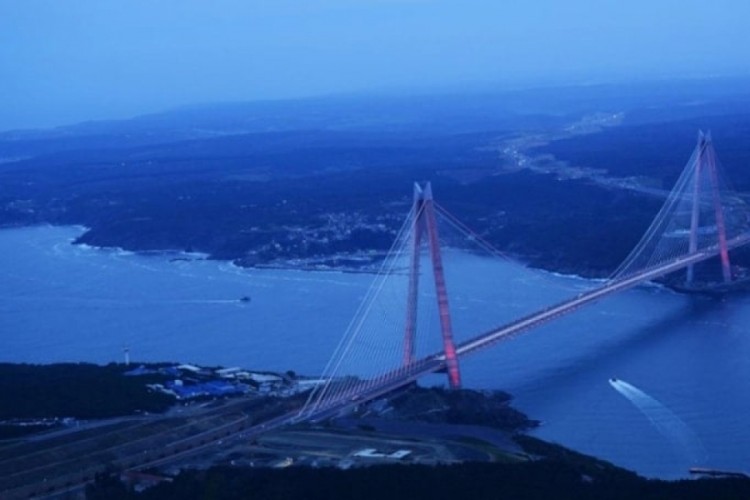 Yavuz Sultan Selim K&ouml;pr&uuml;s&uuml;'nde şiddetli r&uuml;zgar alarmı