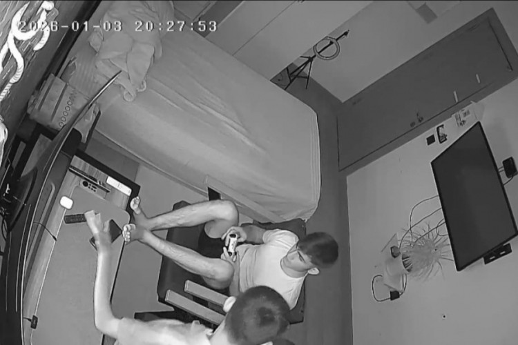 Elazığ'da deprem anı kamerada