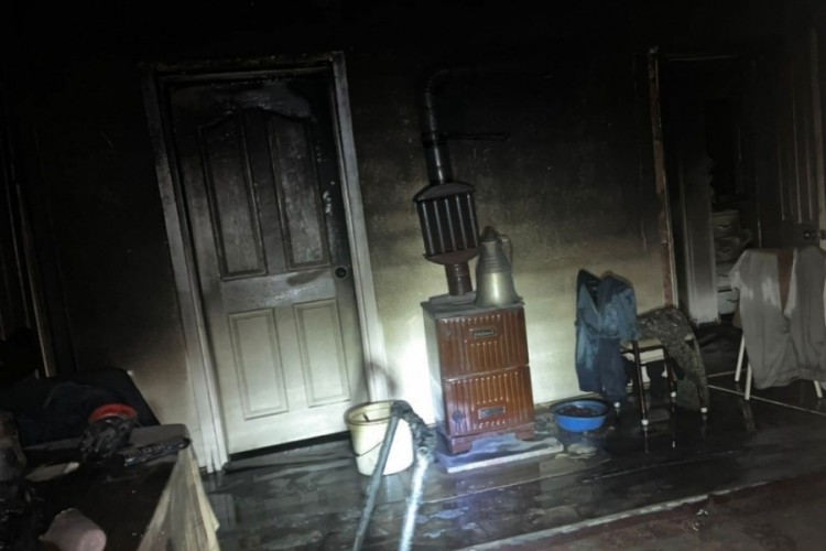 Elektrik prizinden &ccedil;ıkan yangın korkuttu