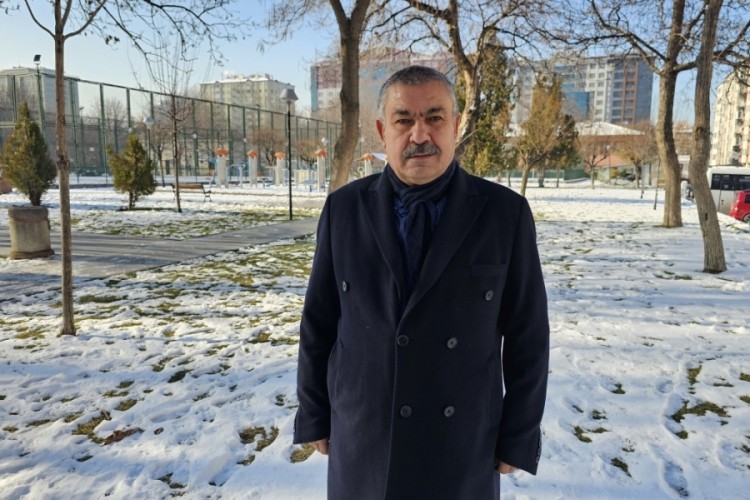 Yağan kar &ccedil;ift&ccedil;iyi sevindirdi