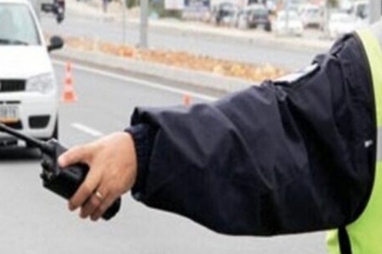 Ş&uuml;phe &uuml;zerine durduruldu, midesinden &ccedil;ıkanlar şoke etti...