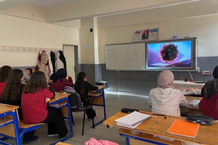 Bursa'da ortaokul &ouml;ğrencilerine y&ouml;nelik bilgilendirme yapıldı