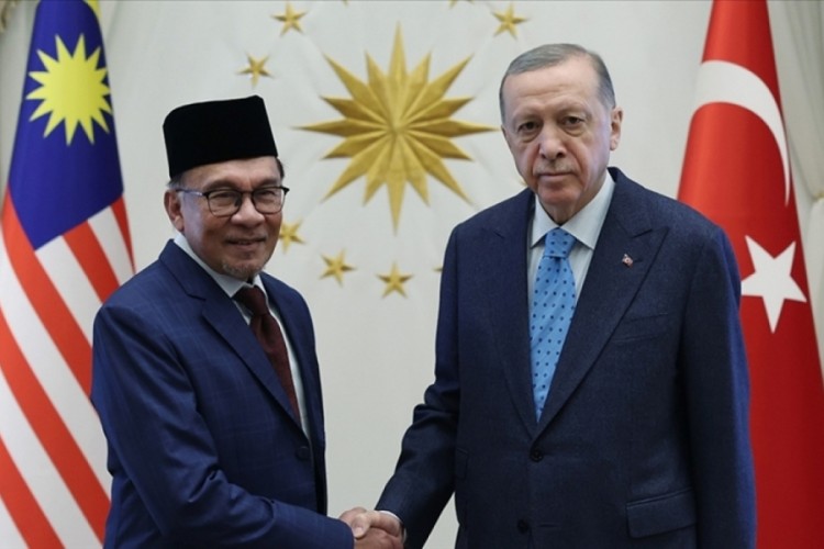 Malezya Başbakanı Enver İbrahim T&uuml;rkiye'ye gelecek
