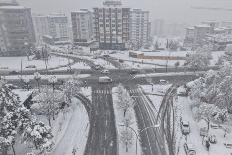 Maraş'ta son 57 yılın en d&uuml;ş&uuml;k sıcaklığı!