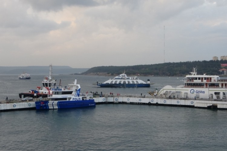 Bozcaada ve G&ouml;k&ccedil;eada'ya yarınki t&uuml;m feribot seferleri iptal edildi