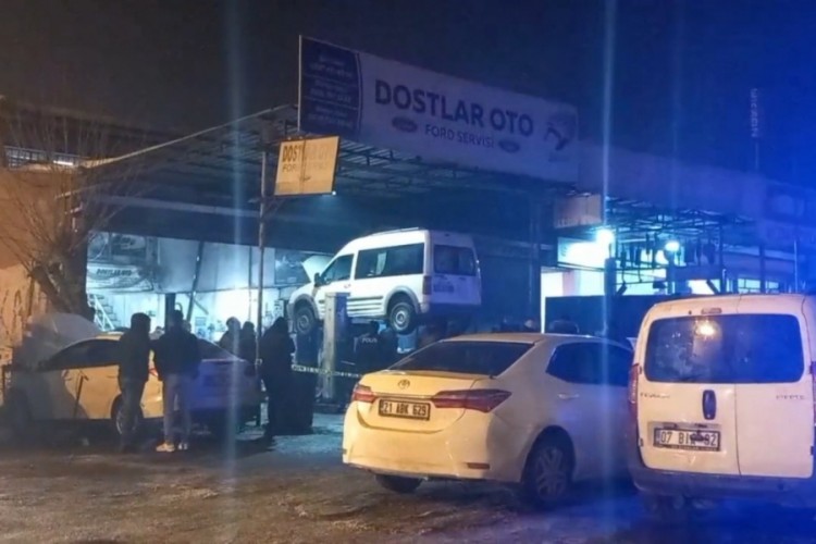 Sanayi sitesinde silahlı saldırı! Radyat&ouml;r ustası yaşamını yitirdi...