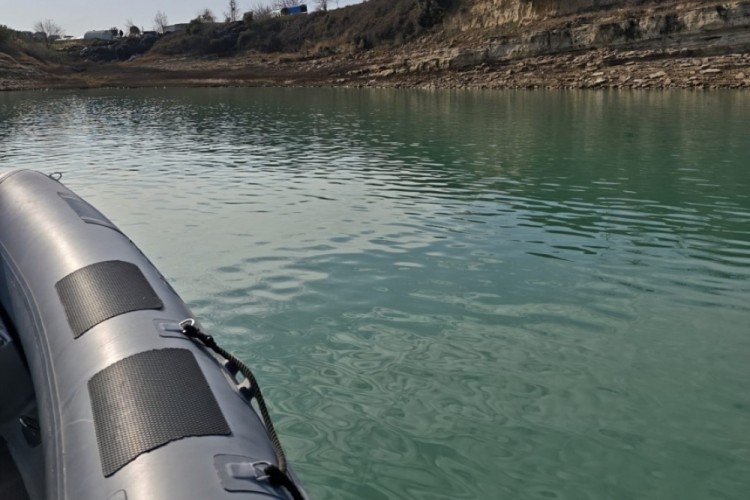 Kayıp gencin cansız beden g&ouml;lde bulundu...