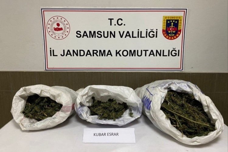 &Ccedil;arşamba'da uyuşturucu operasyonu: Kilolarca esrar...