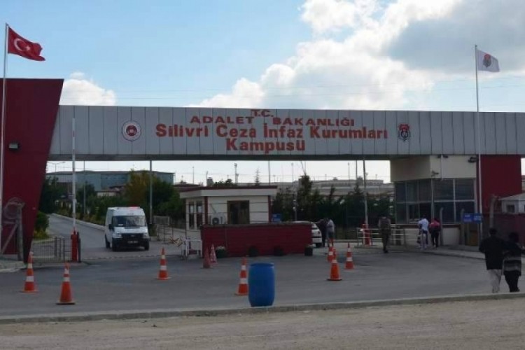 &Ouml;zg&uuml;r &Ouml;zel, Ekrem İmamoğlu'nu ziyaret i&ccedil;in Silivri'de