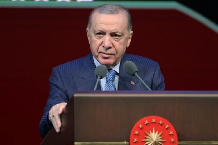 Cumhurbaşkanı Erdoğan: T&uuml;m T&uuml;rkiye'ye aşkla hizmet ettik